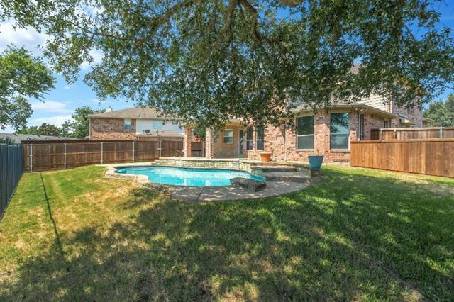 Building Photo - 3812 Lakeway Dr