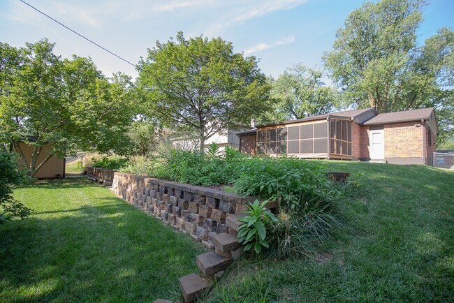 Building Photo - Beautiful 4 Bedroom House | 126th & Center