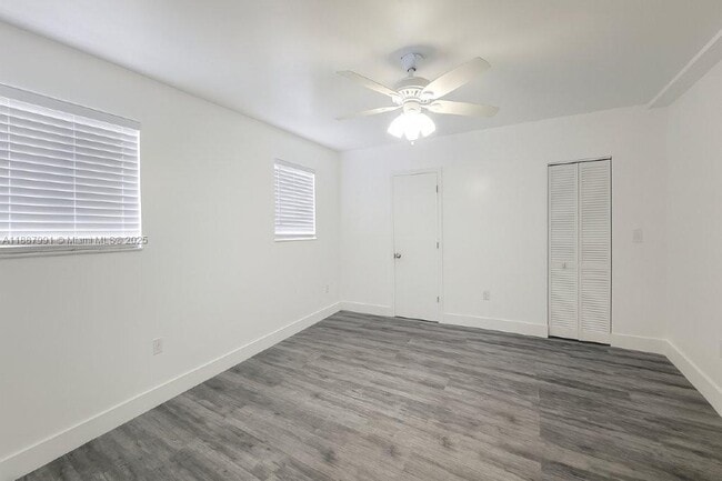 Building Photo - 2265 SW 15th St