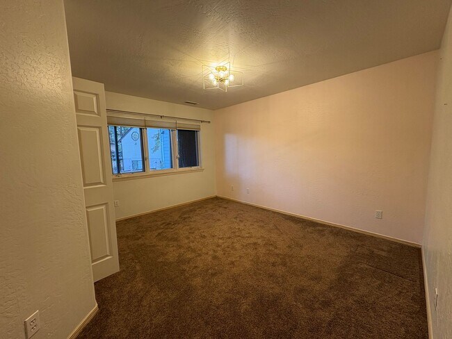Building Photo - Gorgeous Flagstaff Rental