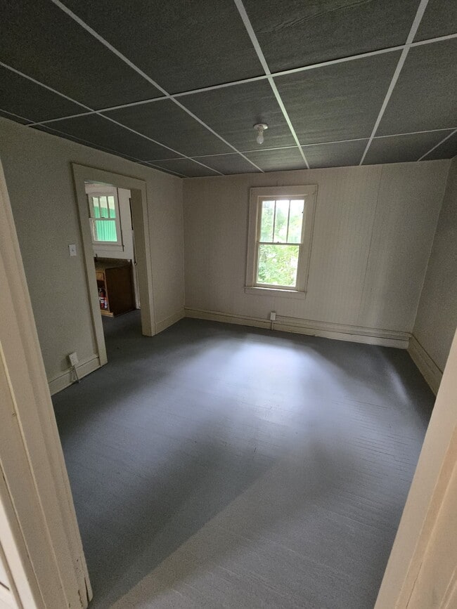 Building Photo - 1925 Foster Ave