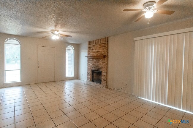 Building Photo - 1301 Westway Dr