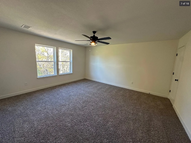 Building Photo - 11214 N Oak Trafficway