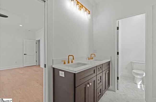 Building Photo - 112 Lepak Ln