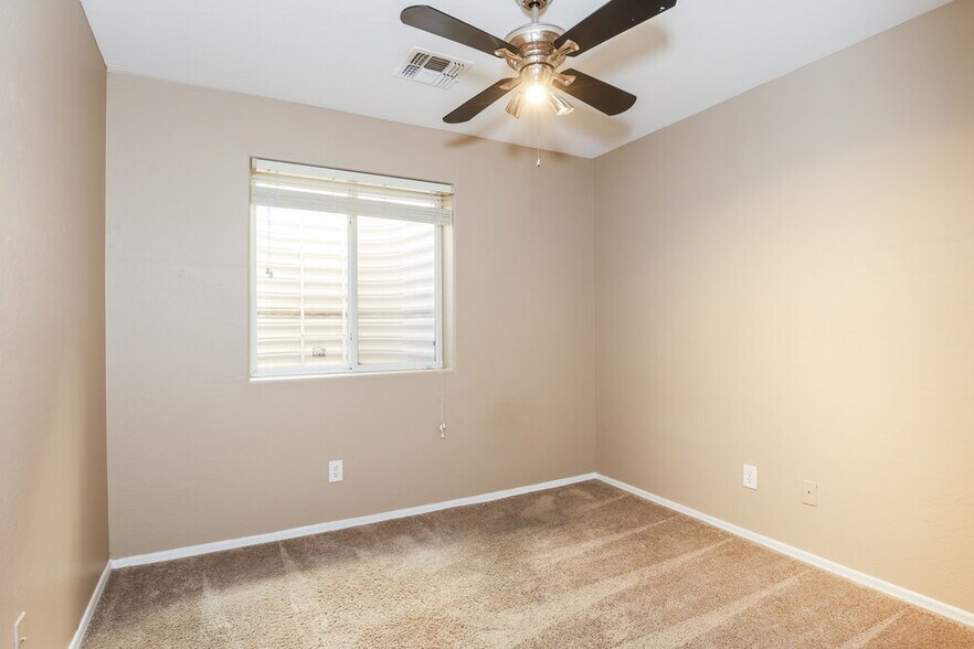 Building Photo - 2044 S Heron Ln