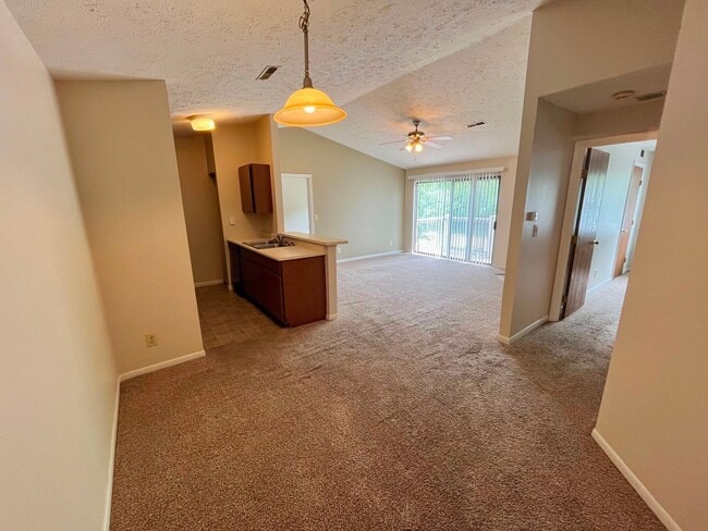 Building Photo - Beautiful 2BR/2BA Condo with Pool, Fitness Center & Private Balcony