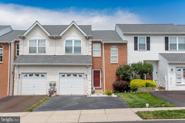 Primary Photo - 207 Hampshire Dr