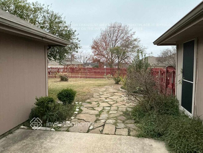 Building Photo - 2805 Beacon Hill Dr