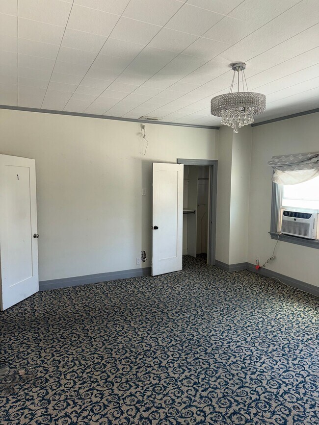 Building Photo - 216 S Orange Dr