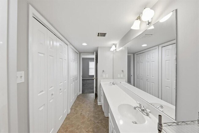 Building Photo - 54 La Rue Pl NW