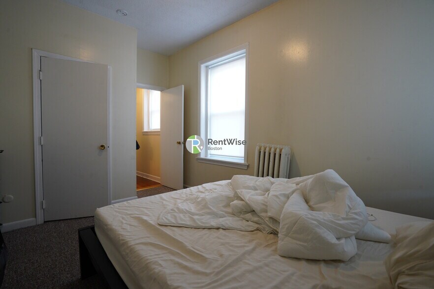 Building Photo - 1120 Commonwealth Ave