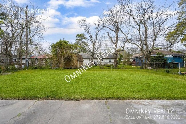 Building Photo - 7421 Parker Rd