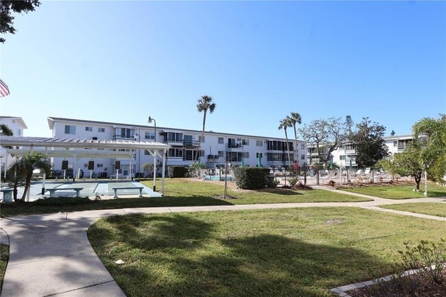 Building Photo - 1836 Sunny Dr