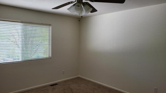 Building Photo - 1321 Red Mountain Dr