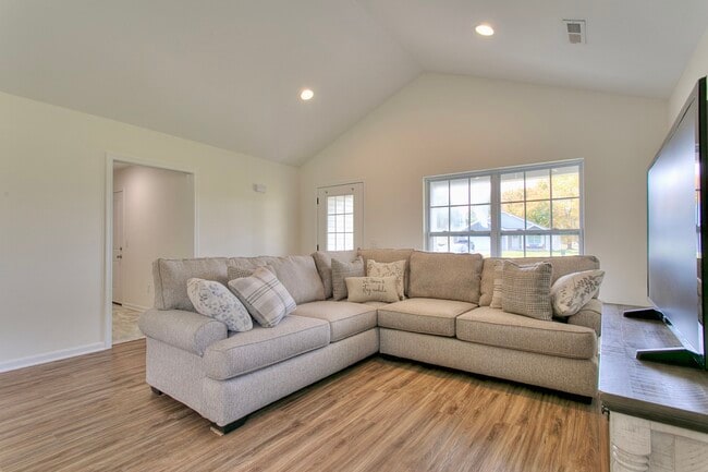 Building Photo - 178 Sitting Bull Dr