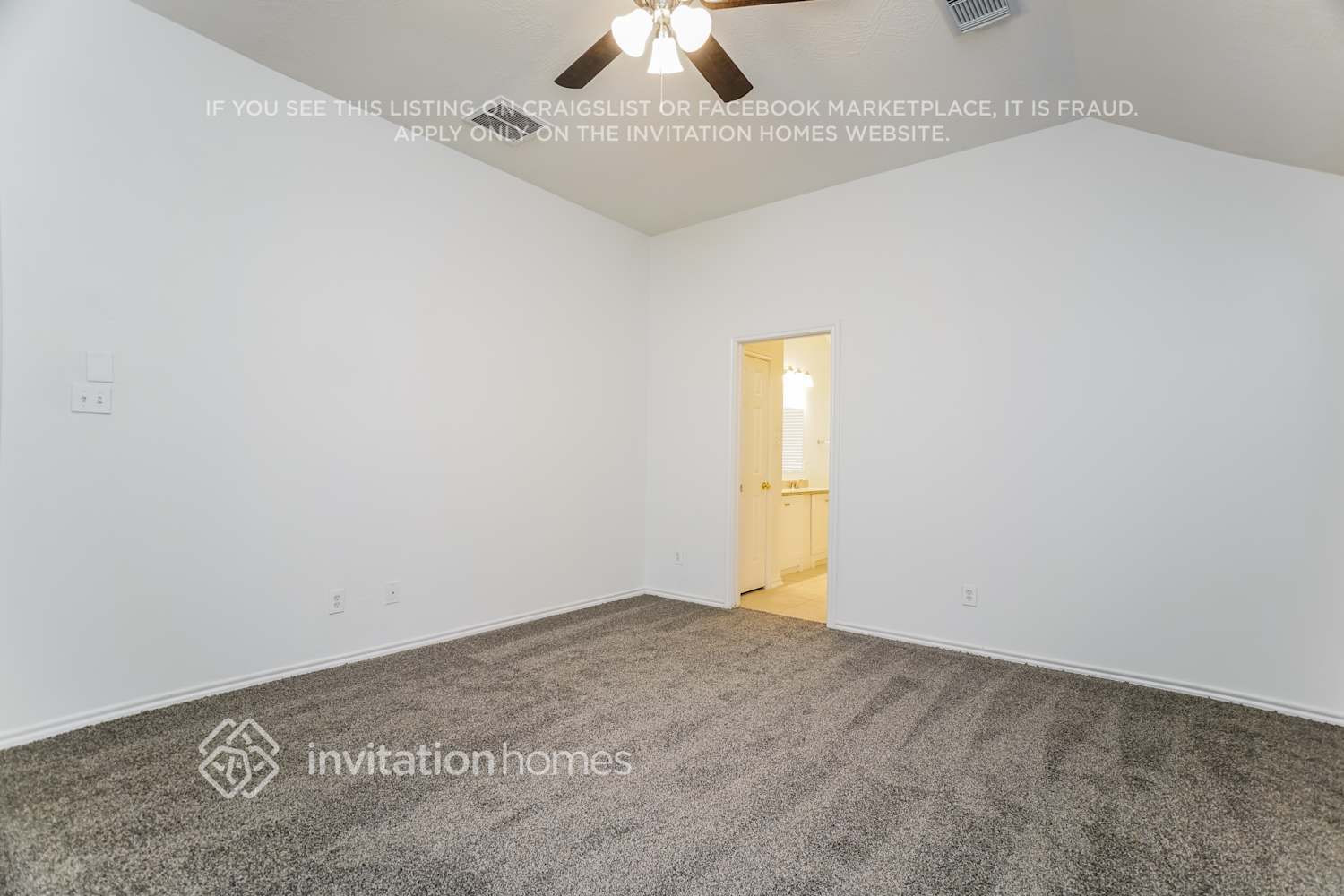 Building Photo - 18422 Wolf Creek Tr