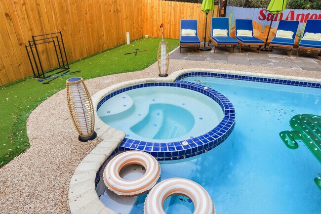 Building Photo - 11126 Quail Rise