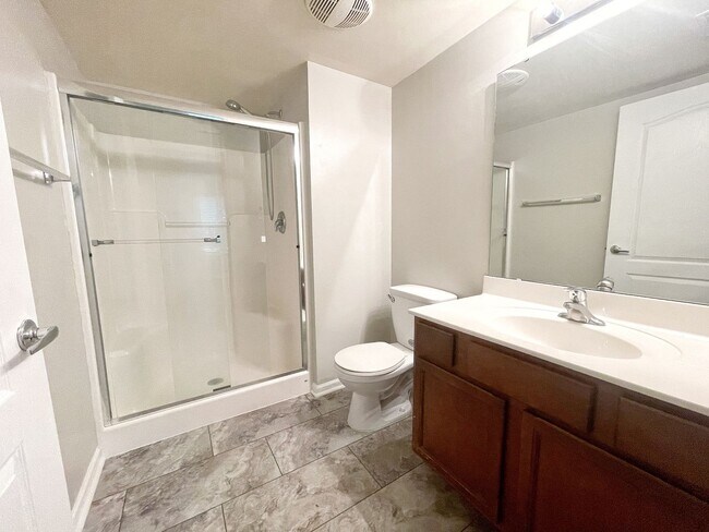 Building Photo - COMING SOON!!! Ground Floor Condo in Lake St Louis!