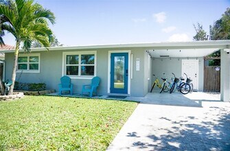 Building Photo - 560 E Valley Dr
