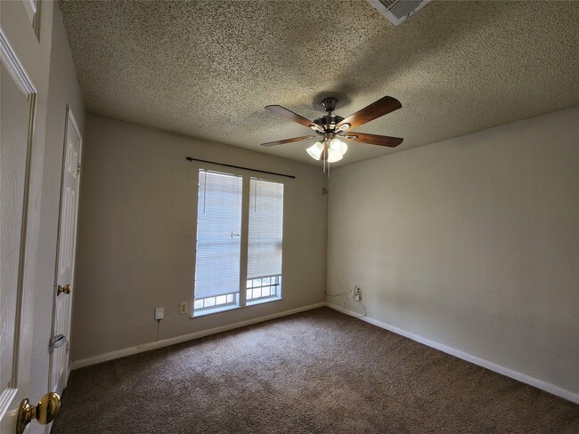 Building Photo - 9607 Hanford St