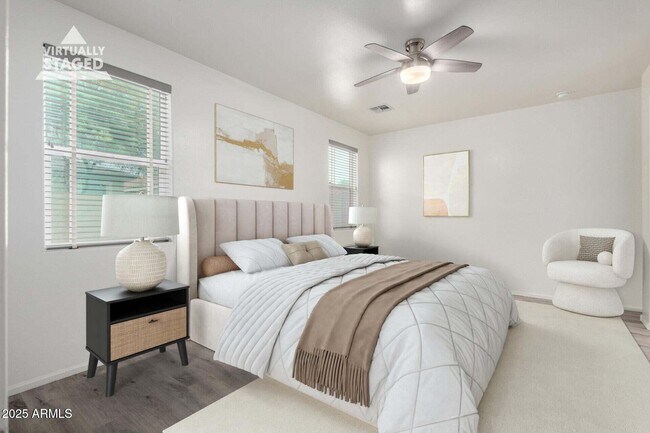 Building Photo - 10432 W Papago St