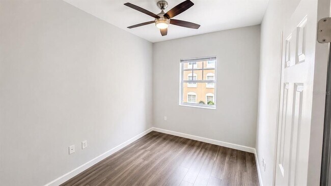 Building Photo - 1064 N Tamiami Trl
