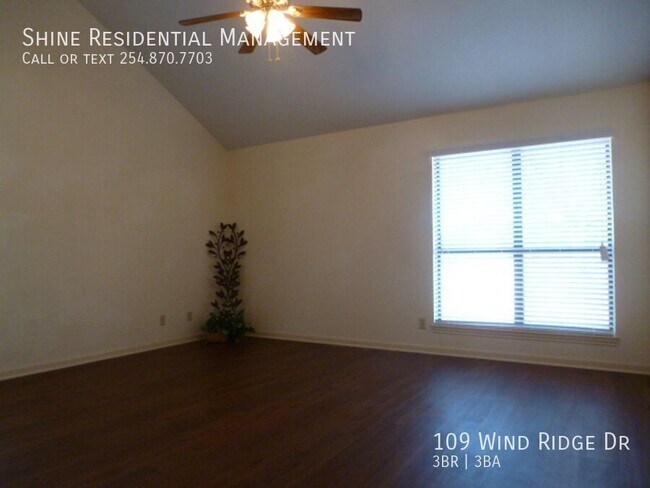 Building Photo - 109 Wind Ridge Dr