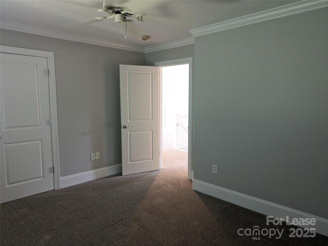 Building Photo - 103 Hickory Hill Rd