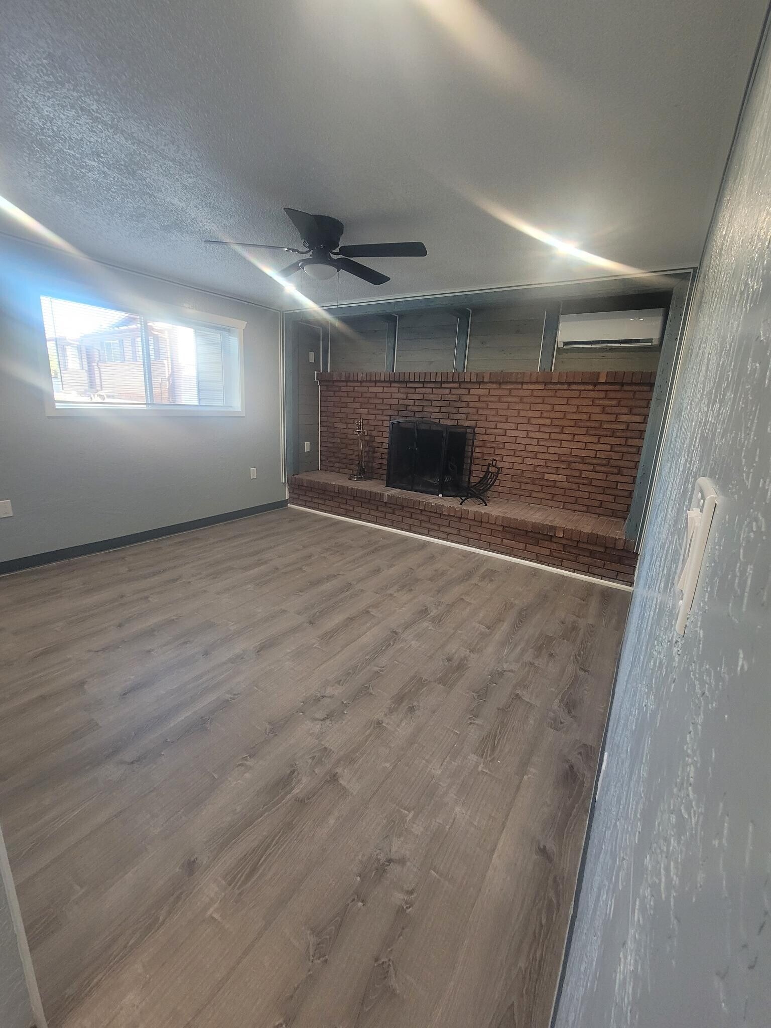 Living room - 1034 Bulloch Cir