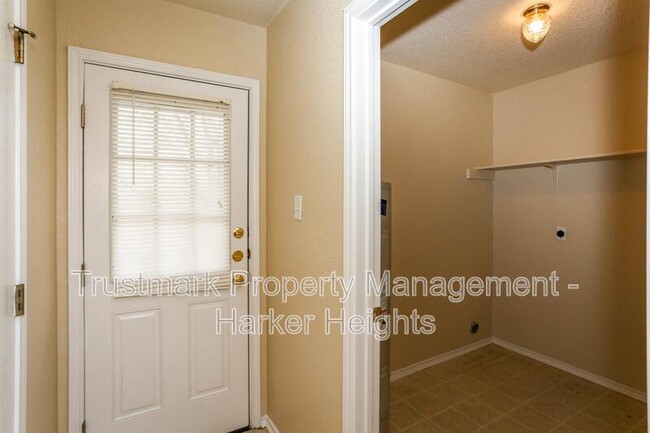 Building Photo - 4501 Mattie Dr