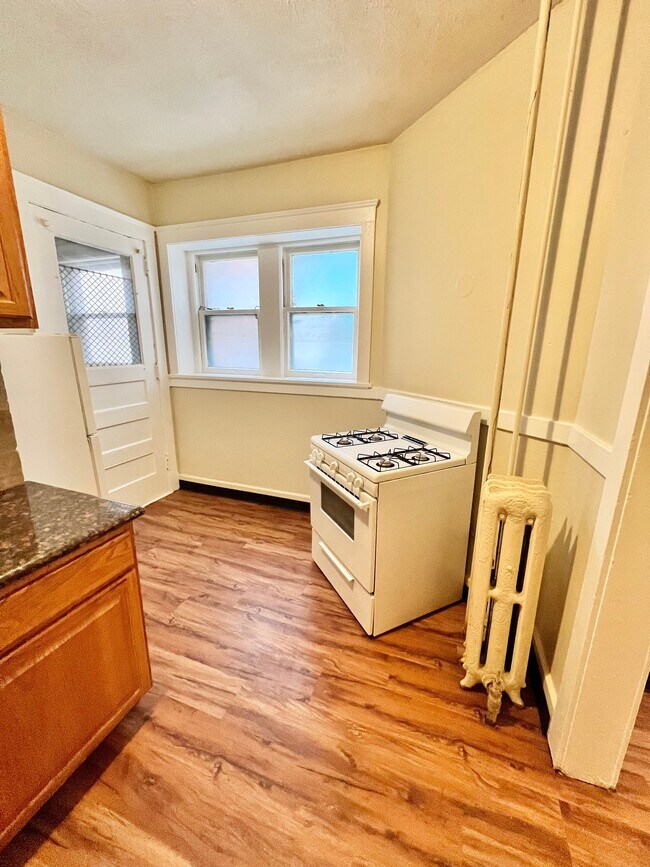 IMG_1094 - Cross Apartments