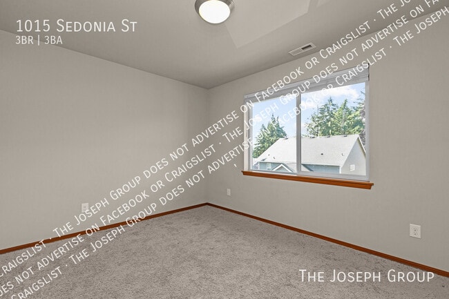 Building Photo - 1015 Sedonia St