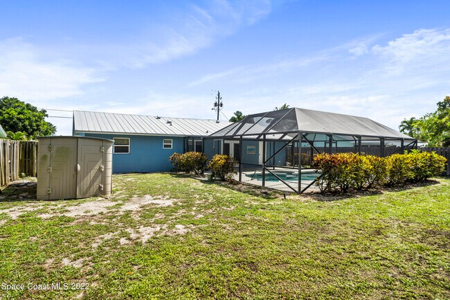Building Photo - 512 Dolphin St