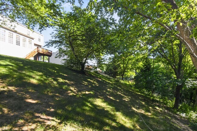 Building Photo - Meticulously maintained & spacious 4 Bd/2 full & 2 half bath home  Home in Dawson's Landing - Pet...