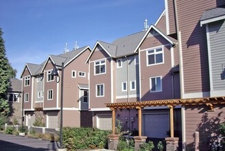 Building Photo - King's Crossing Townhomes