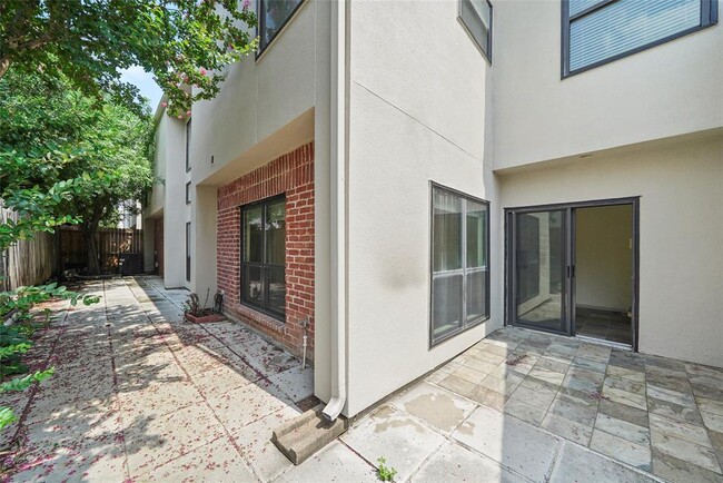 Building Photo - 2454 Bering Dr