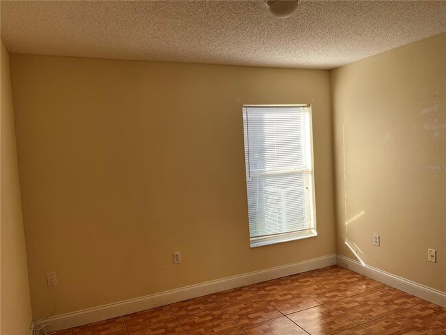 Building Photo - 2823 Palm Isle Way