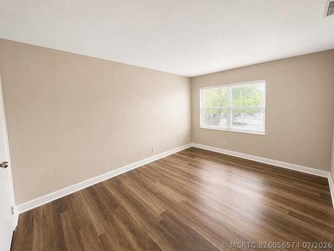 Building Photo - 4125 Woodside Dr