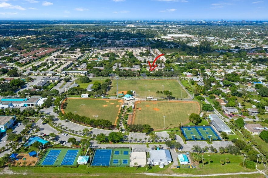 Building Photo - 226 Alemeda Dr