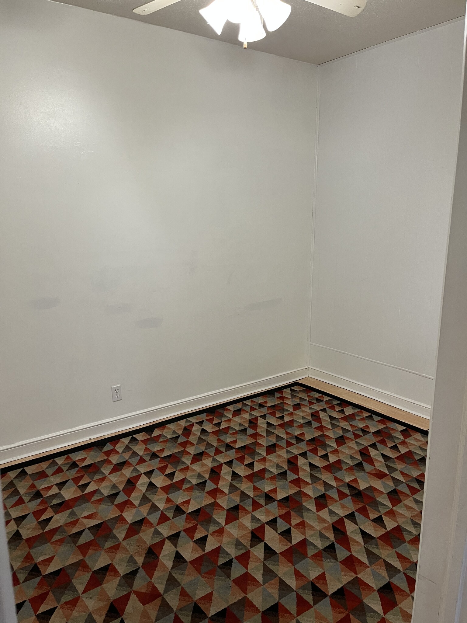 Building Photo - 115 1st St W