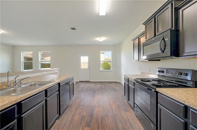 Building Photo - 1428 Breanna Ln