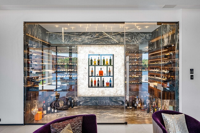 Building Photo - 2934 NE 8th Ave