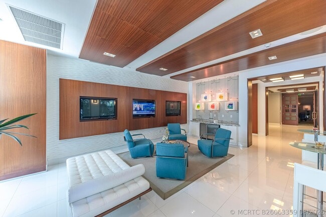 Building Photo - 2821 N Ocean Blvd