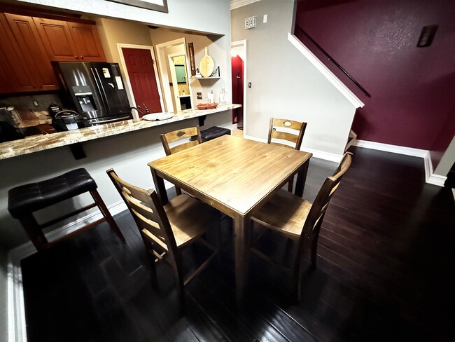 Building Photo - 1508 Crescent Hills Dr