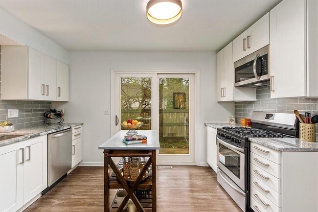 Building Photo - 361 E North St