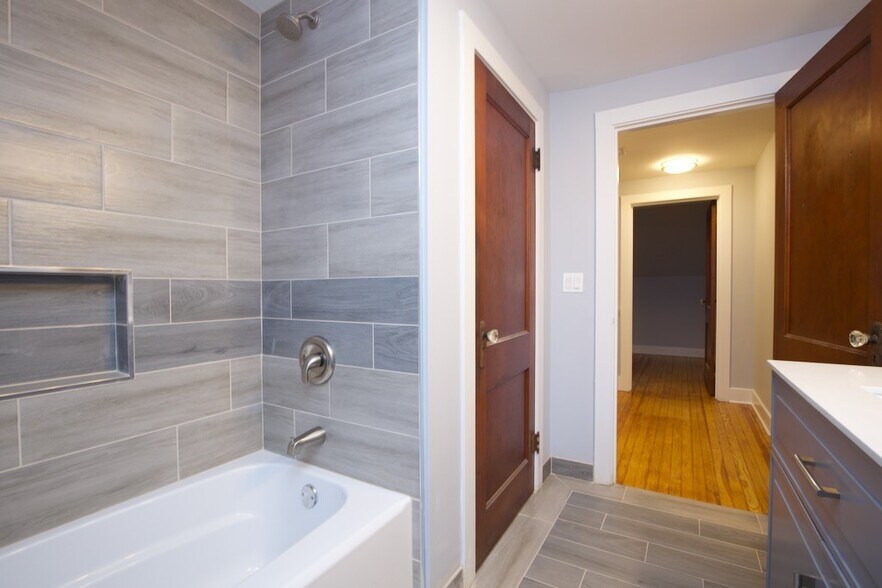 Building Photo - 16637 W Brockman Ave