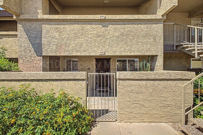 Building Photo - 4050 E Cactus Rd
