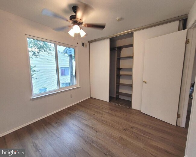 Building Photo - 808 Hickory Cir