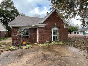 Building Photo - Renovated 2 Bedroom 2 Bath Home for Rent!