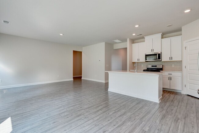 Building Photo - 123 Mainsail Wy